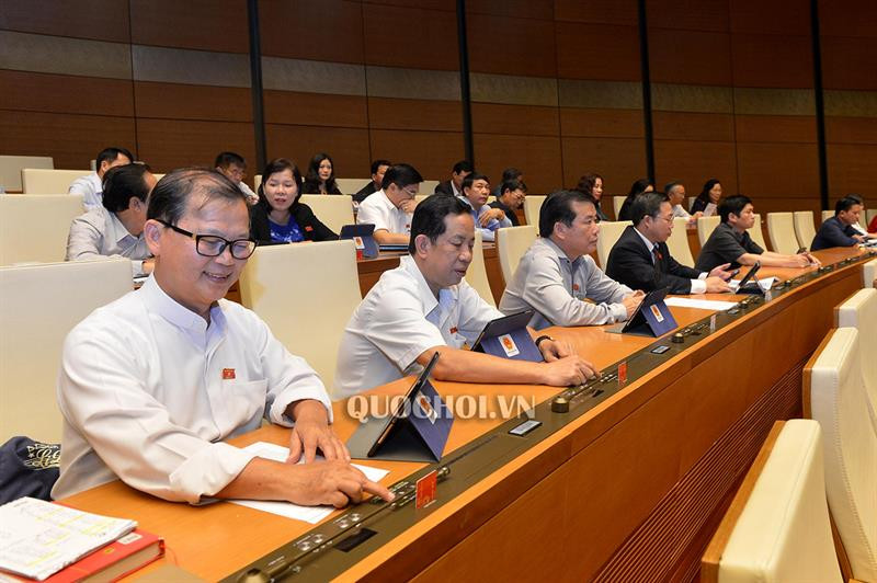 quoc-hoi-luat-can-bo