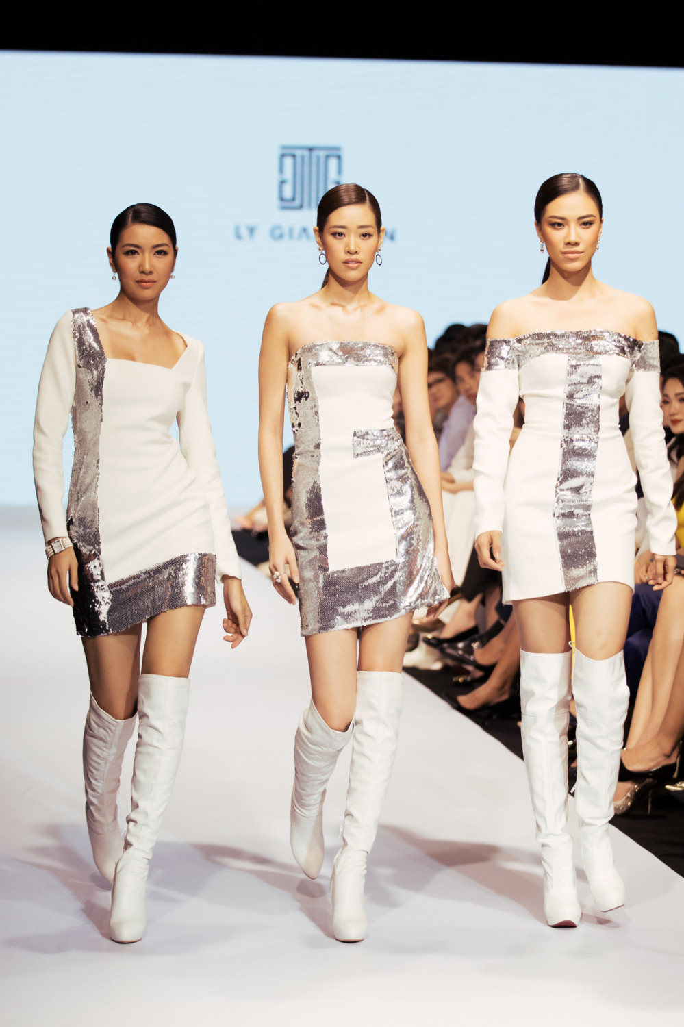 top60hoahauhoanvu (1)