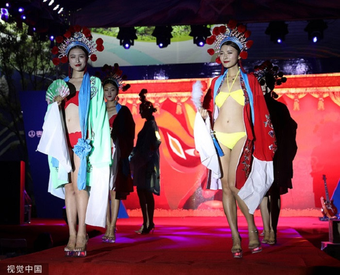 nguoimautrungquocmacbikini (2)