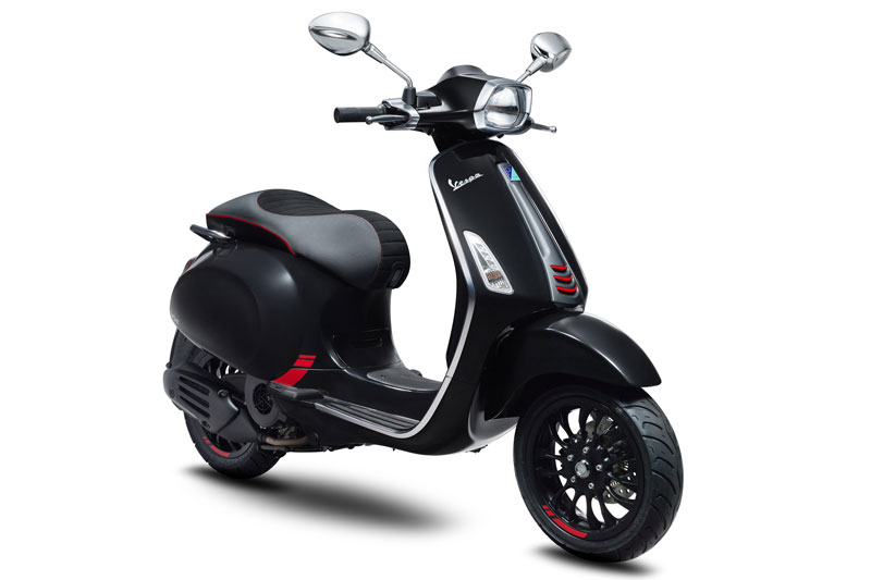 2019-Vespa-Sprint-Carbon-1