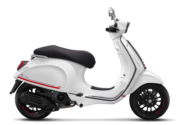 2019-Vespa-Sprint-Carbon-3 3