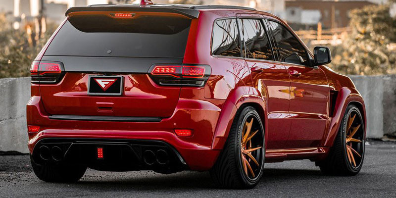 Jeep-Grand-Cherokee-SRT8-2