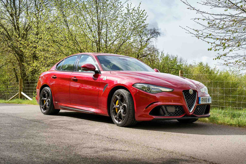 Alfa-Romeo-Giulia-Quadrifoglio
