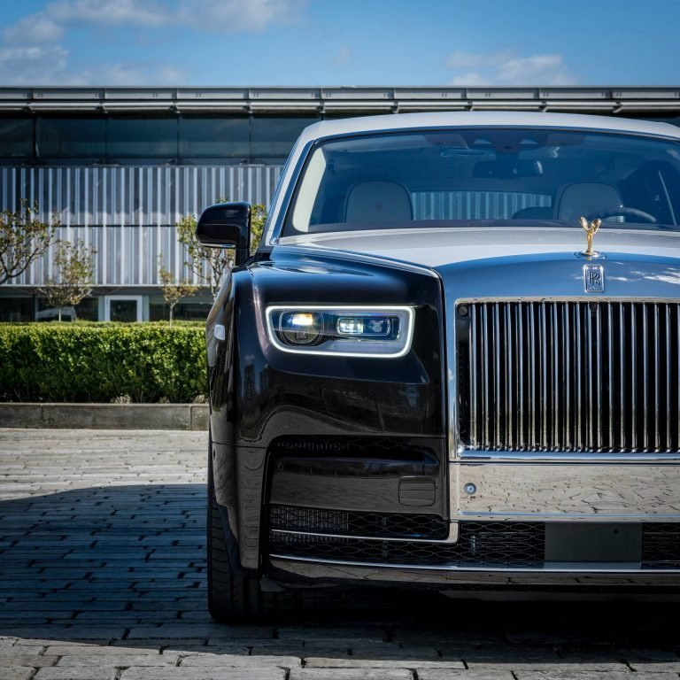 3ac54edb-rolls-royce-bespoke-digital-soul-phantom-2-768x768