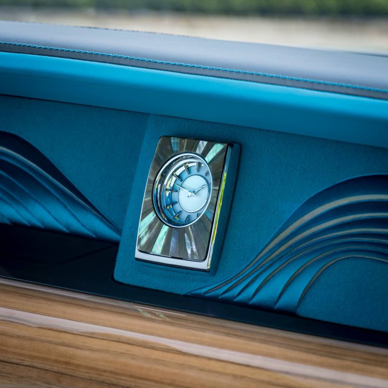 990a9ecc-rolls-royce-bespoke-arabian-gulf-phantom-5-768x768 4