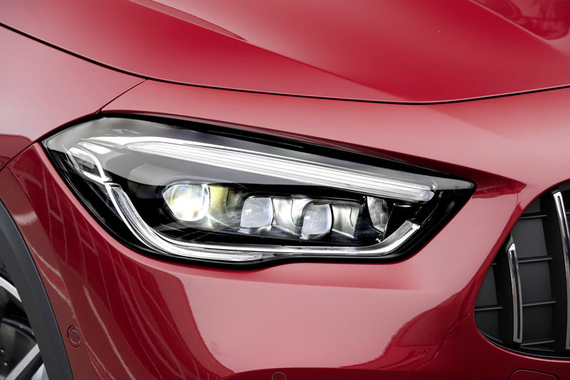 2021-Mercedes-AMG-GLA-35-3 3