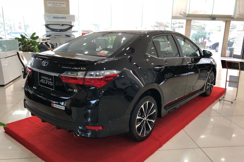 Toyota-Corolla-Altis 5