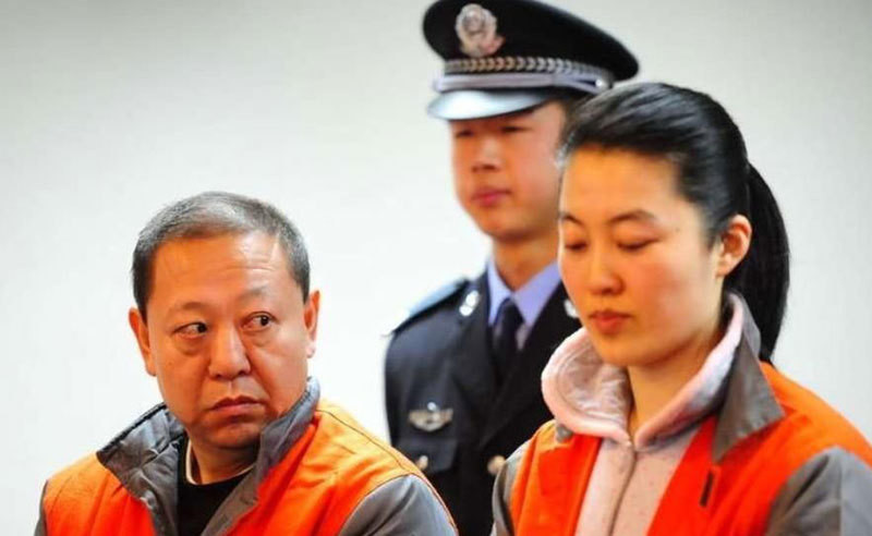 de-nhat-tham-quan-bac-kinh-vo-vet-cua-cong-de-cung-phung-tinh-tre-1