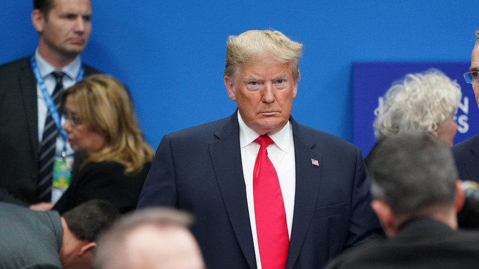 Tổng thống Trump thách thức: Luận tội, được thôi nhưng làm ngay đi và nhanh vào - 1