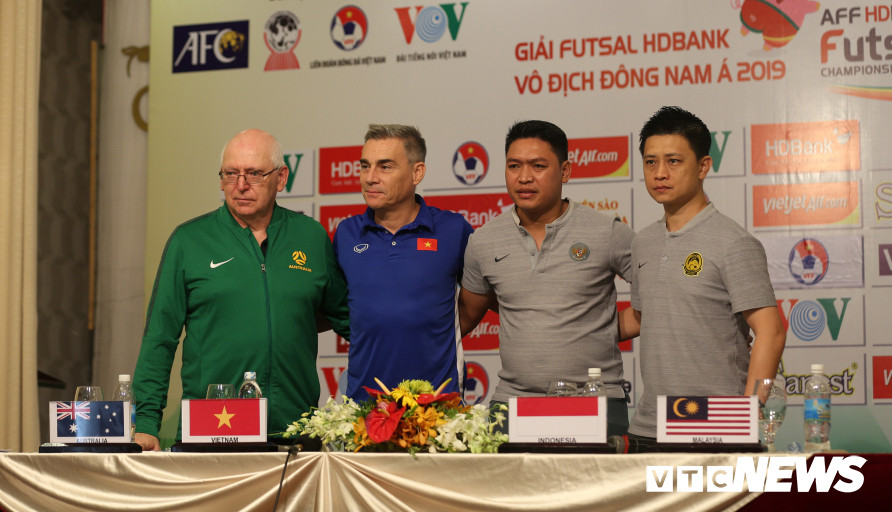 futsal hdbank copy 5