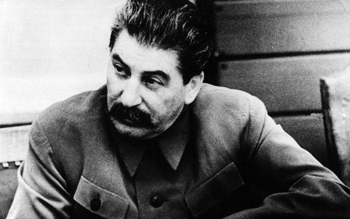 hanh_hung_stalin_2__qedn