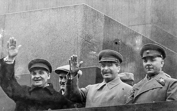 hanh_hung_stalin_4__mzfm 3