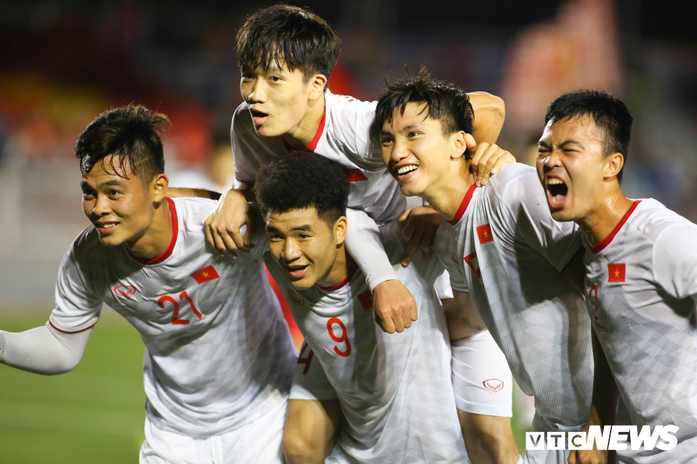 Ha Duc Chinh (18) 19