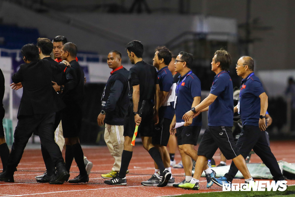 HLV Park Hang Seo (9) 9