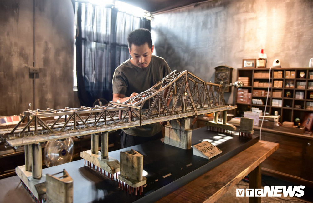 mo hinh cau long bien-4