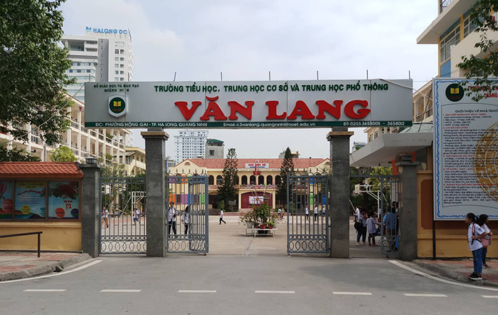 cong truong nghi hoc sinh bi bat coc o quang ninh