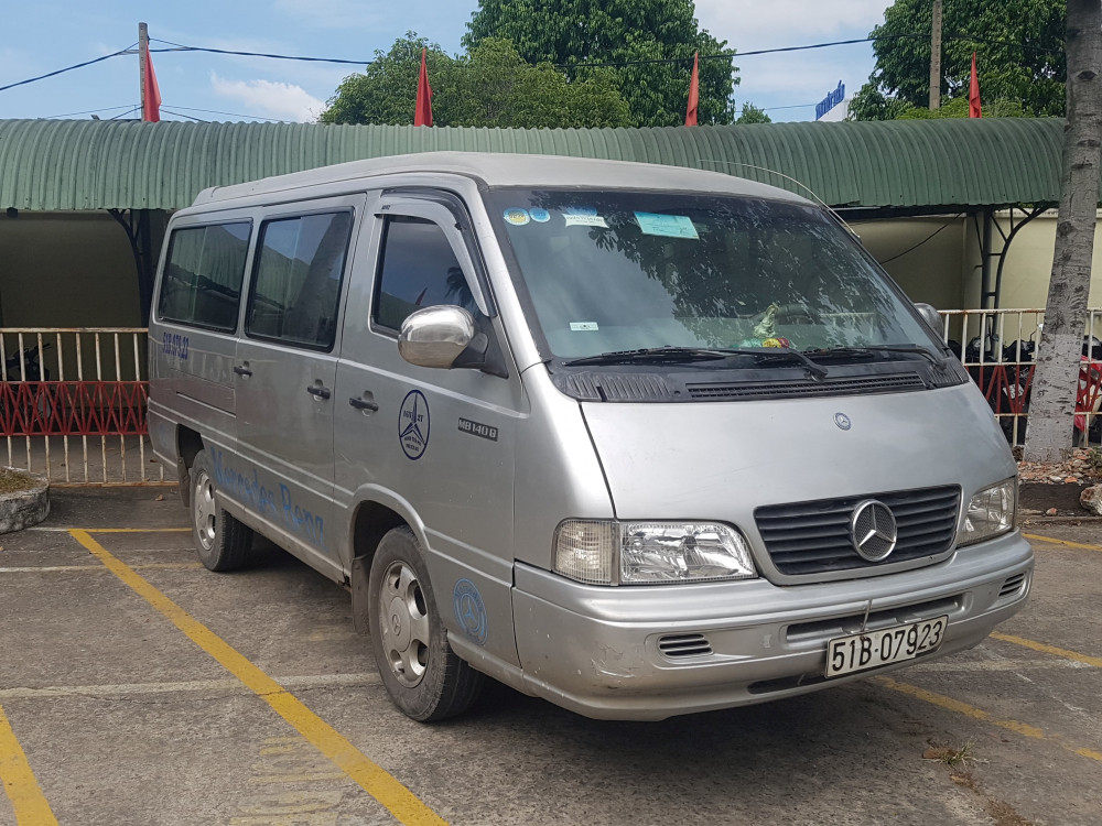 hoc-sinh-bi-roi-xuong-duong