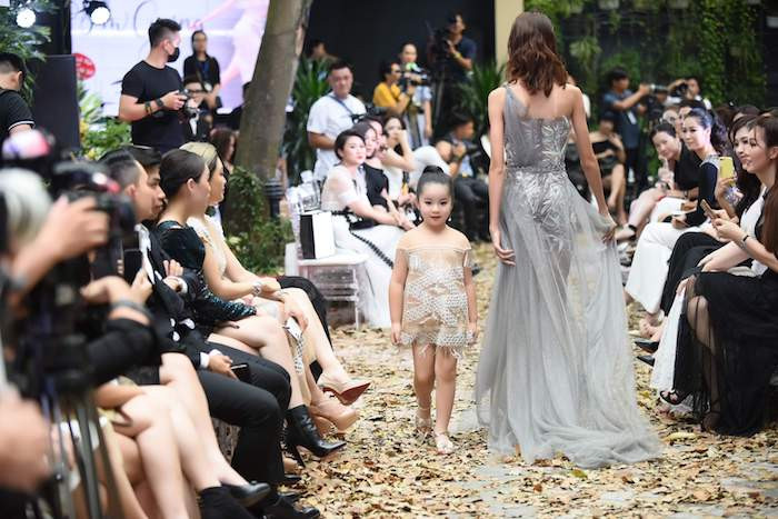 received_2575119632526304 4