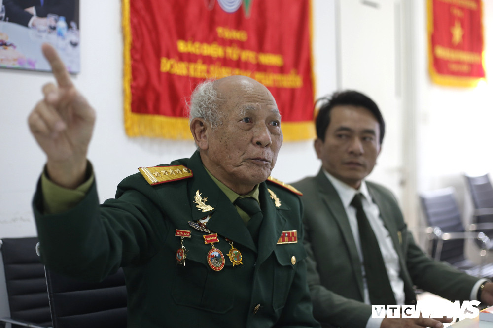 Cuộc hạnh ngộ như mơ từ bức ảnh 'biểu tượng nhất' cuộc chiến chống Trung Quốc xâm lược - 4