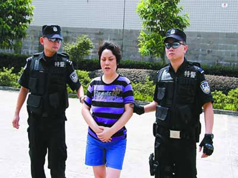 ba-trum-khet-tieng-trung-khanh-bao-hang-chuc-trai-tre-mua-vui-2