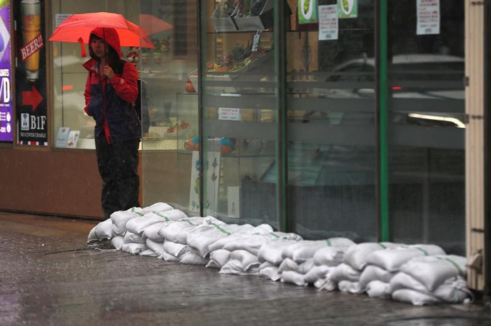 sieu bao nhat ban-10 9