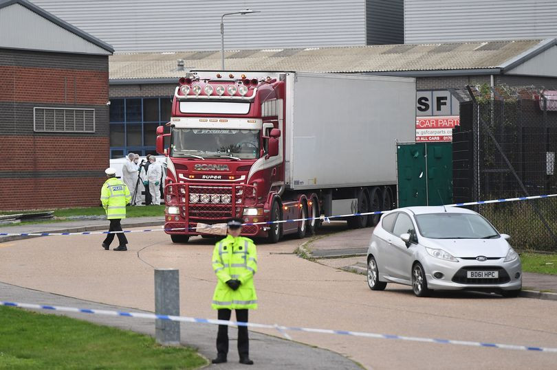 0_Bodies-found-in-lorry-container