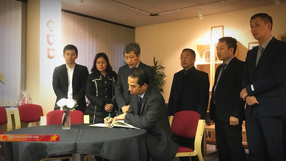 thu truong ngoai giao1