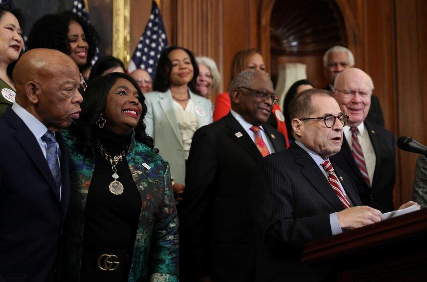 Đảng Dân chủ soạn thảo cáo buộc luận tội Tổng thống Trump - 1