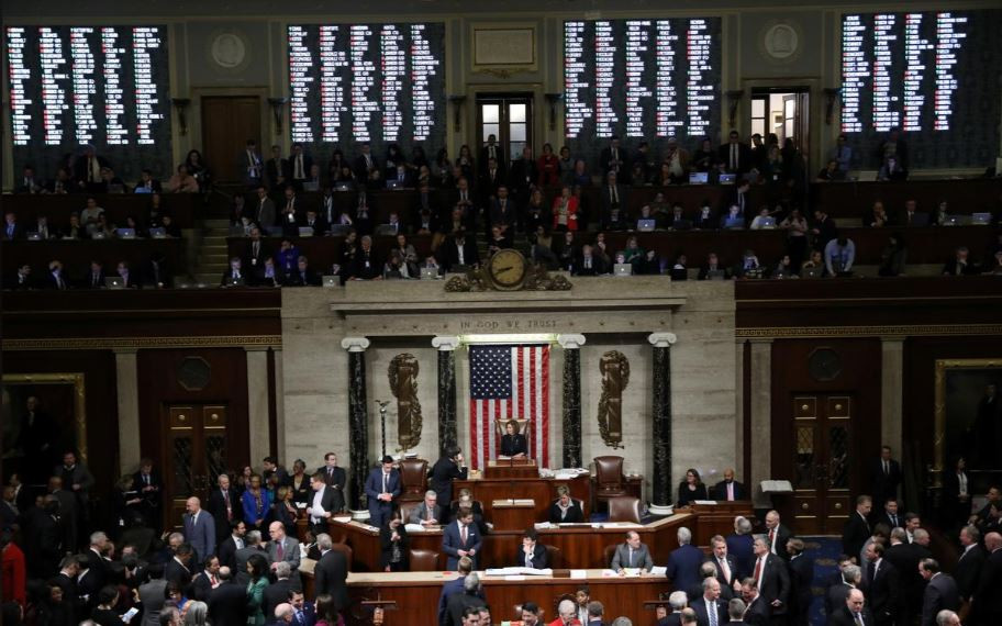 Ảnh: Nước Mỹ và cuộc bỏ phiếu luận tội Tổng thống trước nửa đêm - 6