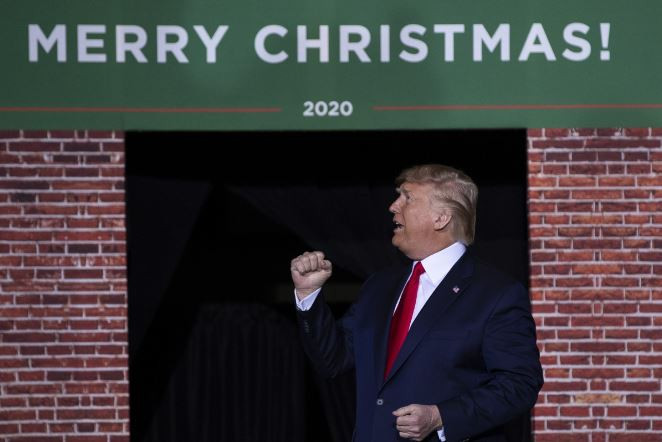 Ảnh: Nước Mỹ và cuộc bỏ phiếu luận tội Tổng thống trước nửa đêm - 23