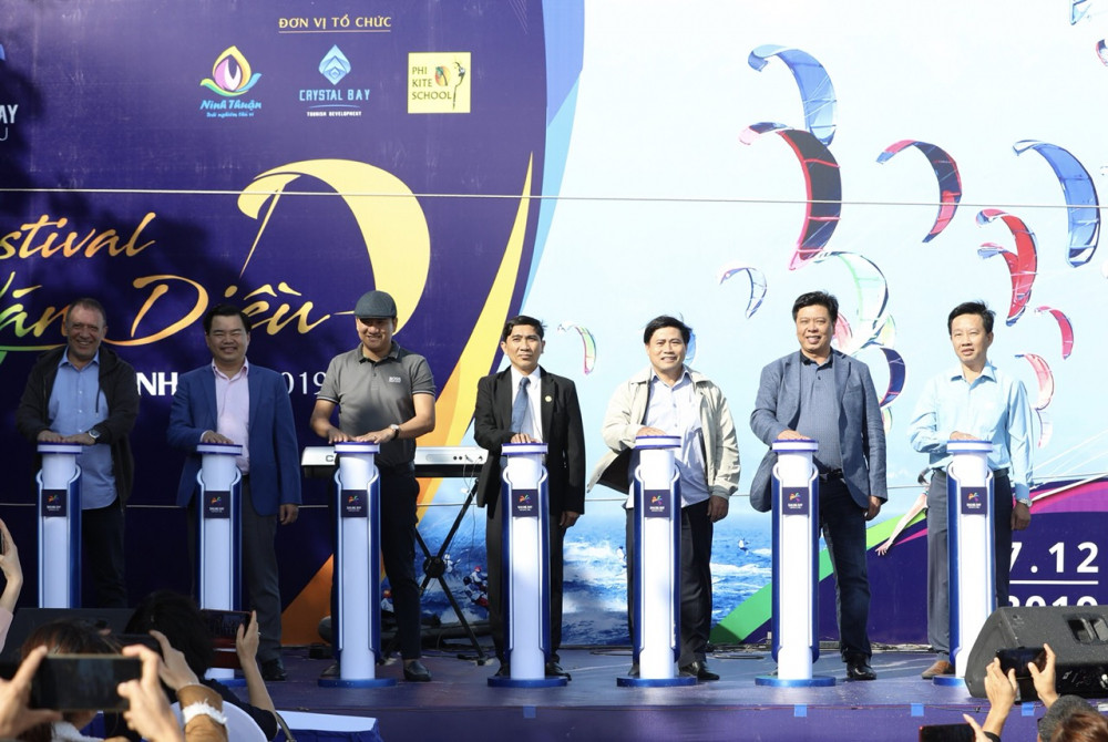 anh nhan nut khai mac 2