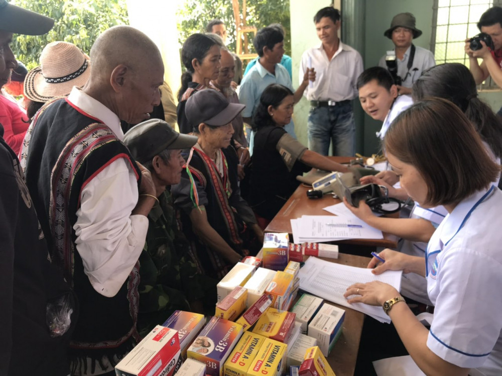 Nguoi dan Mang Yang han hoan don nguon nuoc sach ve ban lang hinh anh 6