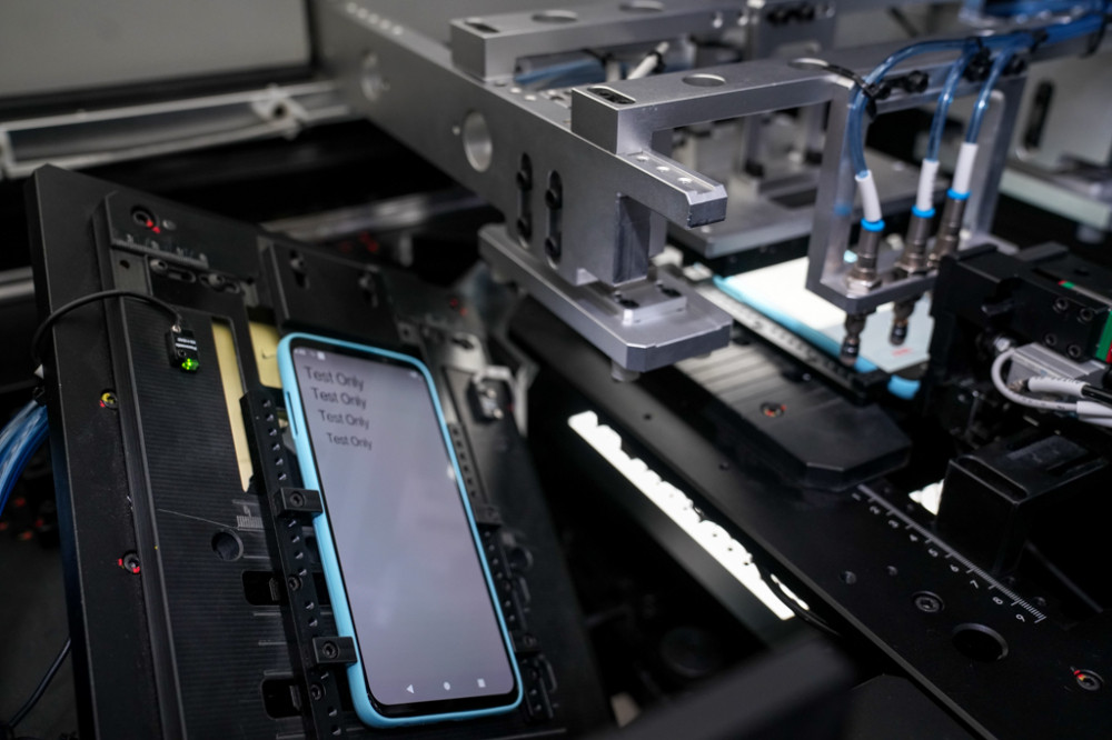 Dien thoai Vsmart duoc kiem tra tinh nang