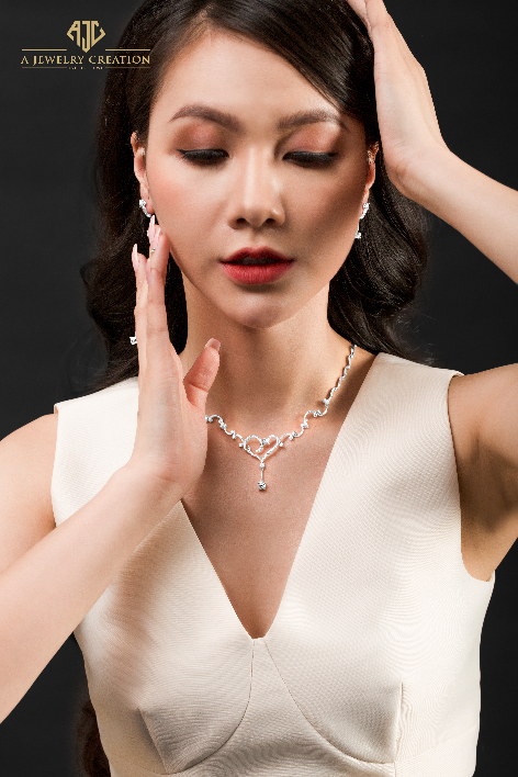 Bí quyết chọn trang sức mùa lễ hội của MC Minh Hà - 4