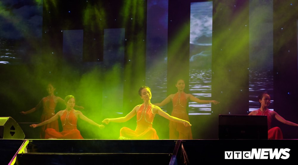 truc-nhan-dai-hoc-y-hanoi-6 5