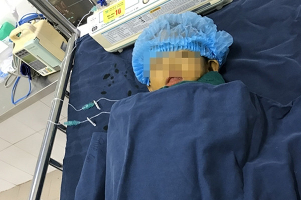 me-hy-sinh-la-gan-de-cuu-con-gai-1-tuoi-chi-con-song-tung-ngay-1