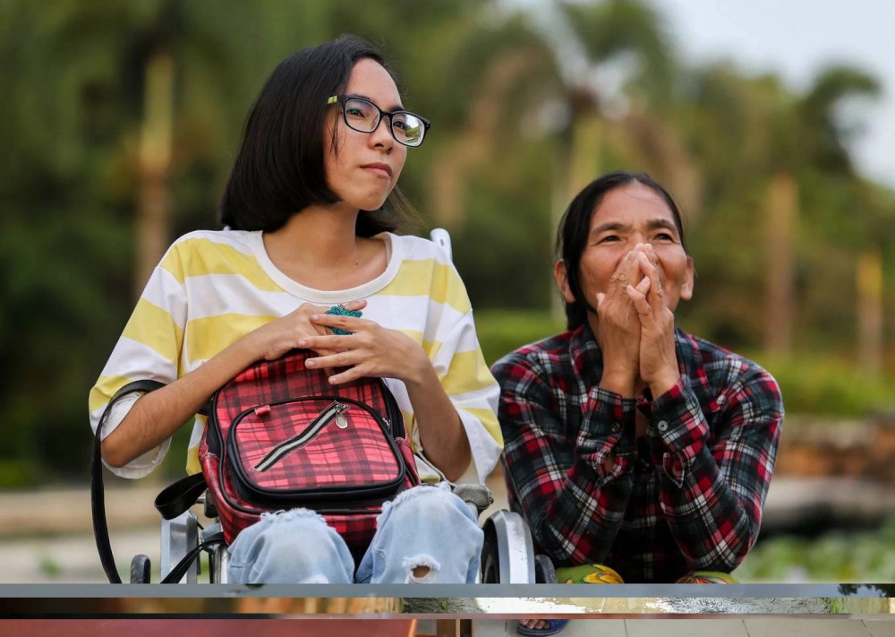 nguoi-me-be-con-den-truong-15-nam 13