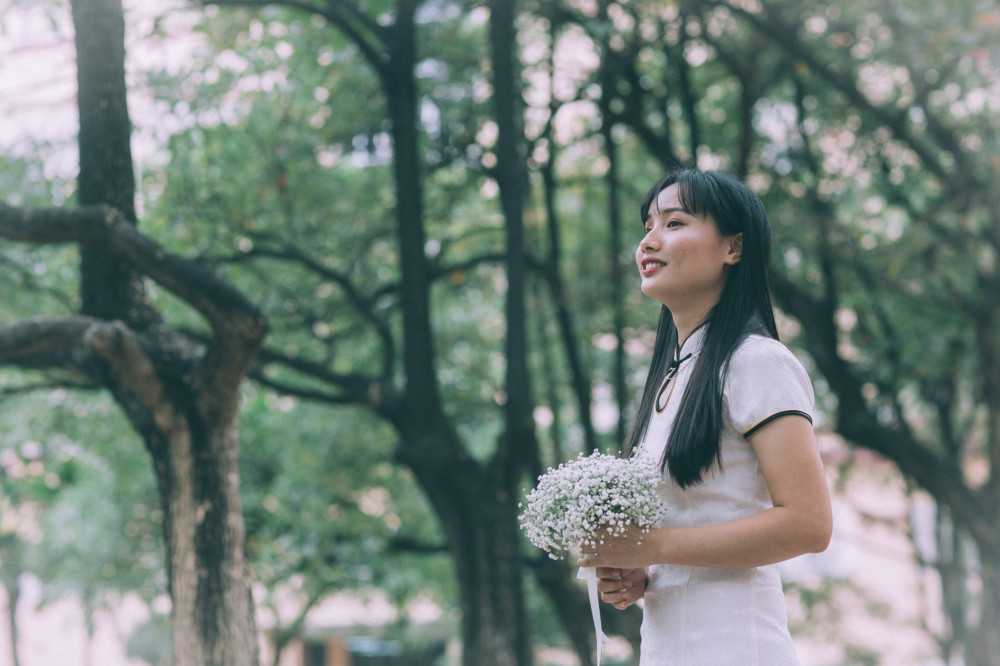 thu-khoa-khiem-thi-toi-tung-bi-nhin-nhu-sinh-vat-la-nhung-toi-van-cuoi-va-buoc-di