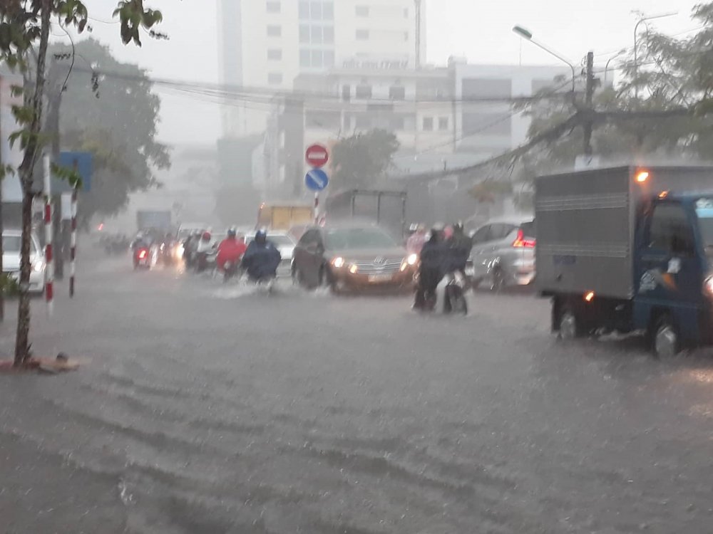 nhieu-tuyen-duong-o-can-tho-bien-thanh-song-01