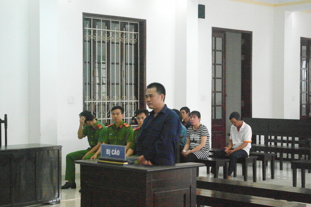 tranh-cai-chuyen-tien-hun-von-nuoi-ga