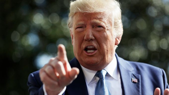 Tổng thống Trump cáo buộc đảng Dân chủ 'nỗ lực đảo chính' khi tìm cách luận tội ông - 1