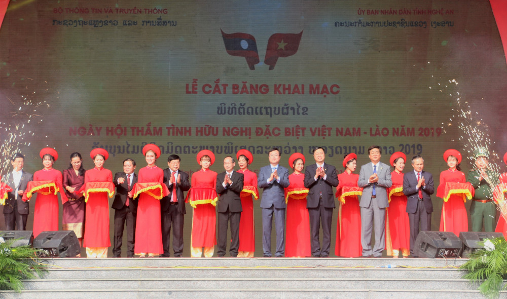 ngay-hoi-viet-lao-1 3