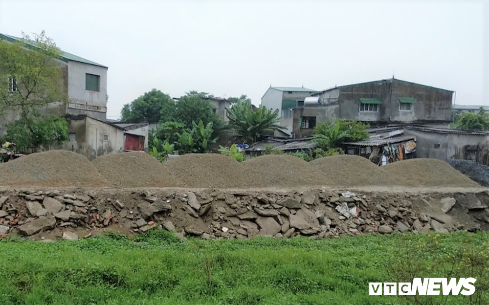 duong-lam-bang-rac-thai-xay-dung-1 3