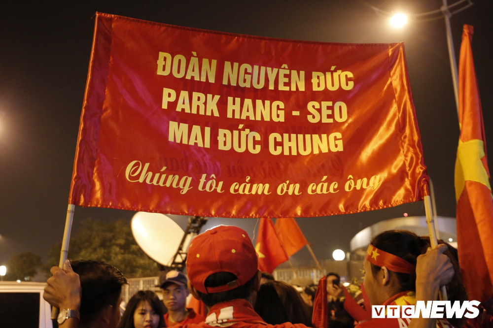 580ce8dc62e09bbec2f1 34