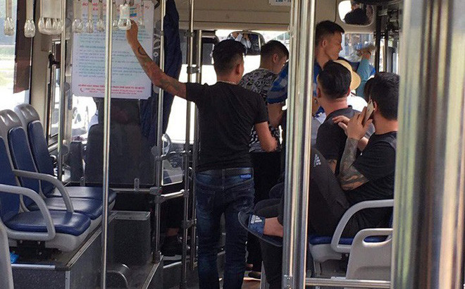 hanh hung tren xu buyt