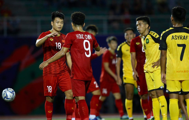 'Cơn khát' Đình Trọng và nỗi lo hàng thủ U23 Việt Nam - 3