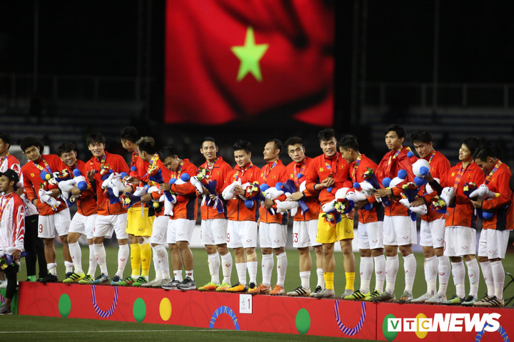 Bóng đá Việt Nam đại thành công năm 2019: Giành HCV lịch sử, tiến gần giấc mơ World Cup - 6