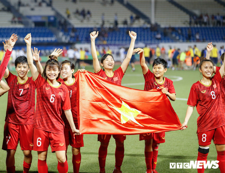 Đừng dùng tiền mặc cả với lòng tự trọng và danh dự Đội tuyển Quốc gia - 2