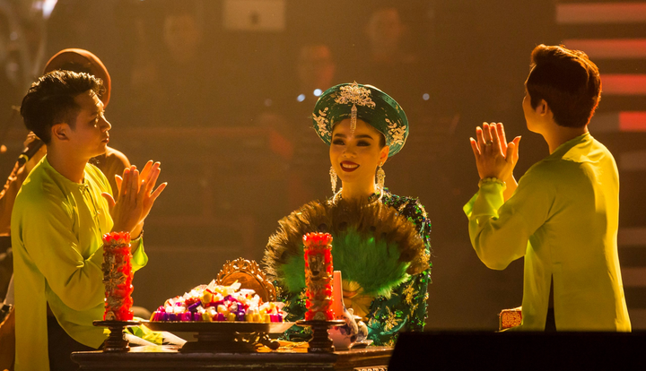 Lệ Quyên tiết lộ lý do nhất quyết giấu kín mẹ ruột 80 tuổi - 12