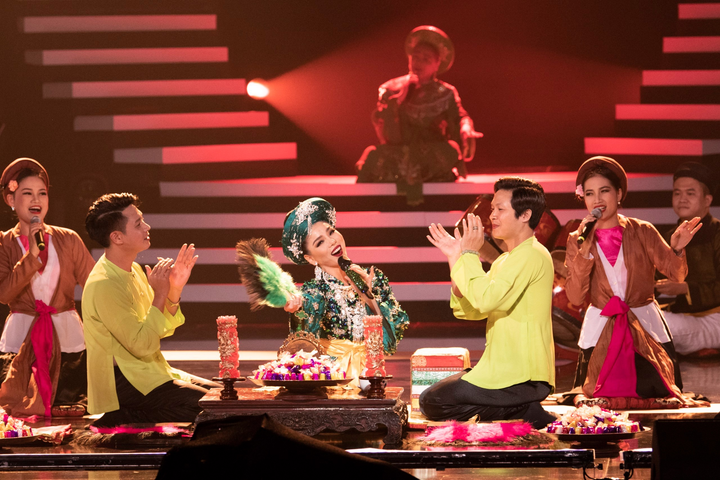 Lệ Quyên tiết lộ lý do nhất quyết giấu kín mẹ ruột 80 tuổi - 11